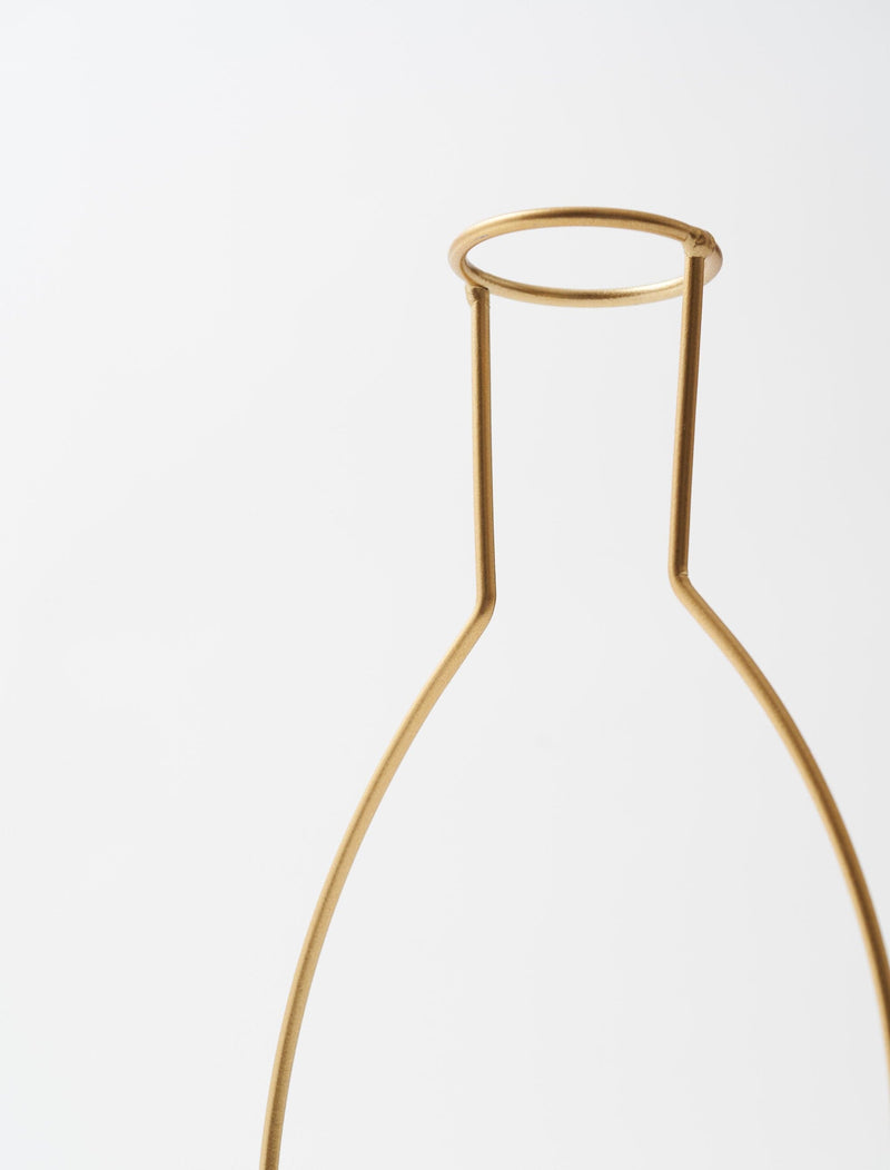 Outline Vase no2 - Gold